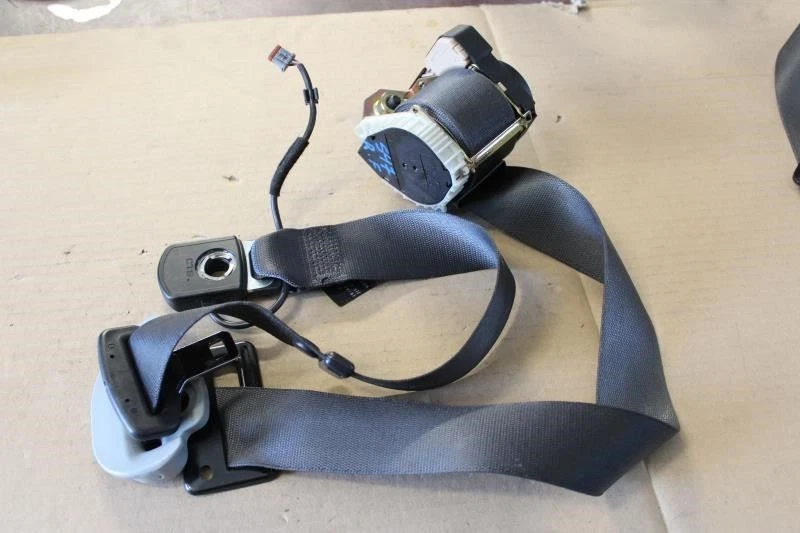 Jaguar XJ8L 2006 lado del pasajero derecho cinturón de seguridad delantero paloma gris moldura LHJ Foto 1 de 4