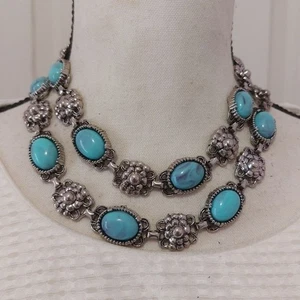 Collana girocollo a strati vintage anni 60 finto turchese cabochon e maglie argento - Foto 1 di 5