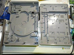 PS1 Sony SCPH 9001-Cubierta Completa Superior e Estuche VACÍO Inferior SOLAMENTE-Solo OK-LEER - Imagen 1 de 11