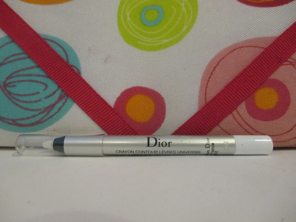 CHRISTIAN DIOR ~ LIPLINER PENCIL ~ # 001 UNIVERSAL  ~ 0.02 OZ TRIAL SIZE NO BOX - Image 1 of 1