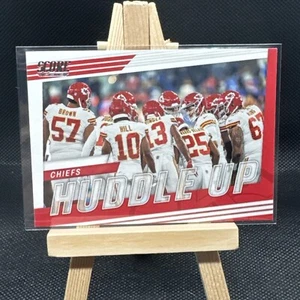 2022 Score Huddle Up #HU-KC Kansas City Chiefs - Picture 1 of 2