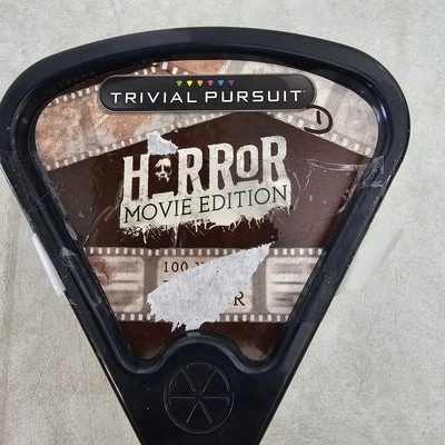 Trivial Pursuit Horror Movie Edition 100 Question Cards Game Complete Pre-owned  - Изображение 1 из 4