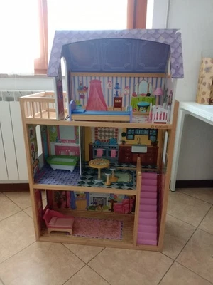 KidKraft Casa delle Bambole in Legno per Bambole di 30 cm. età: 3 anni + - Immagine 1 di 4