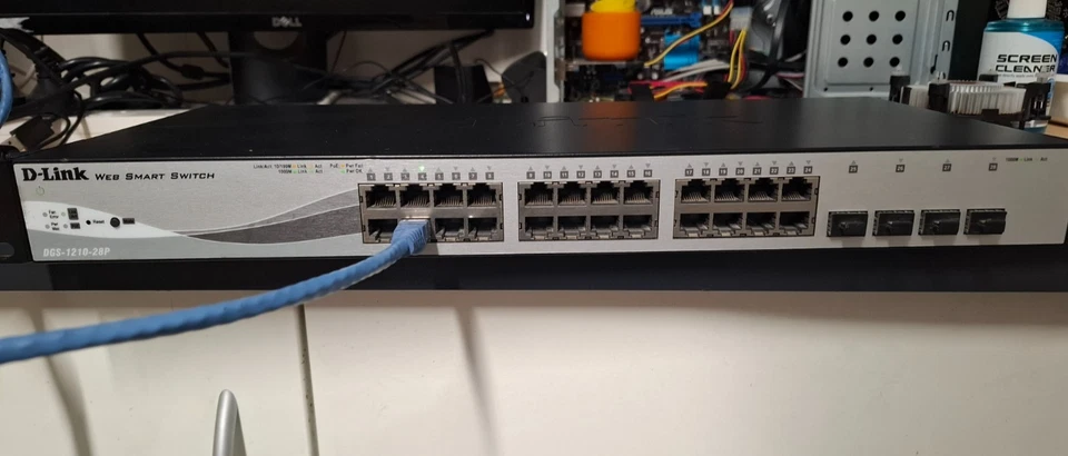 D-Link DGS-1210-28P 28-Port Gigabit Smart Managed PoE Switch - image 1 of 4