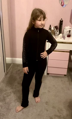 TWO BIRDS LONDON ICE SKATING COSTUME AGE 8 BLACK & GEMS - Image 1 of 4