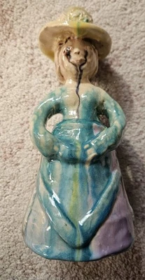 Ton Keramik Dame mit Hut Handarbeit  - Bild 1 von 4