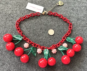 Auténtico Collar BETSEY JOHNSON Estilo Baquelita Flor de Cerezo Dije Nuevo con Etiquetas - Imagen 1 de 4