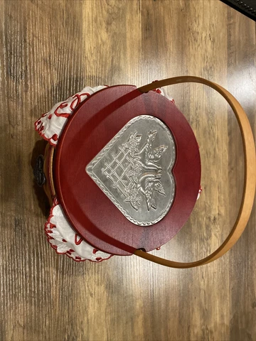 LONGABERGER 2005 SWEETHEART  VALENTINE BASKET w/ CHARM, LINER, EMBROIDERY HANKIE Cover
