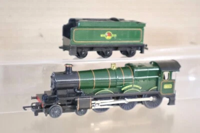 TRIANG T91 TT GAUGE BR 4-6-0 CASTLE CLASS LOCOMOTIVE 4082 WINDSOR castle pab - Image 1 of 4
