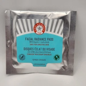 First Aid Beauty Facial Radiance Pads with Glycolic and Lactic Acid 10 Pads - Picture 1 of 3
