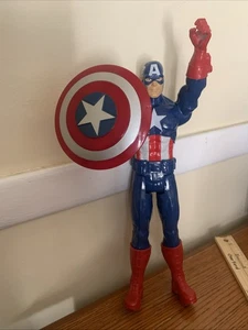 "Figura de acción Marvel Capitán América con escudo Titan Hero Series 12"" Hasbro" - Imagen 1 de 9