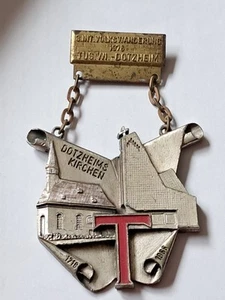 Wiesbaden-Dotzheim TUS Dotzheimer Kirchen tragbare Plakette 1976 (Laib Eisingen) - Bild 1 von 2