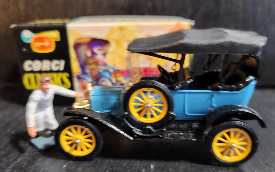 CORGI CLASSICS 9013 FORD MODEL T 1915 BLUE NOS IN ORIGINAL BOX W/PAMPHLET NICE - Image 1 of 4