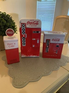 3 Items - 2001 Coca-Cola Vending Machine Cookie Jar & Matching Tin & Coke Bank - Picture 1 of 17