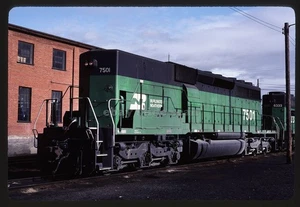 Original Slide - BN Burlington Northern 7501 SD40-2B Uncoupled! Spokane WA 2-84 - Picture 1 of 1