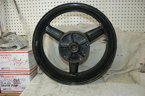 2001 YAMAHA R6 REAR WHEEL WITH BEARINGS - Bild 1 von 5