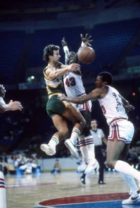 Paul Westphal of the Seattle Supersonics 1980's Basketball Photo 11 - Picture 1 of 1