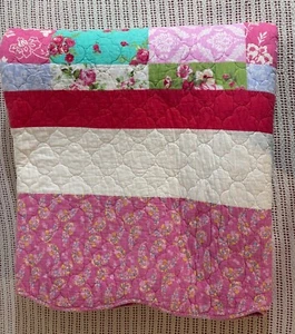 Cotton Life Quilt Patchwork Scalloped Reversible Multicolor 100% Cotton 90 x 98 - Picture 1 of 14