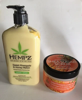 LOCIÓN CORPORAL CÁÑAMO PIÑA DULCE Y MELÓN MIEL 17 OZ y EXFOLIANTE 7,3 OZ Lote de 2 Foto 1 de 2