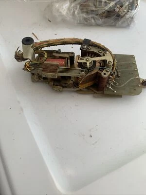 Antiguo INTERRUPTOR PASO A PASO GIRATORIO ELÉCTRICO AUTOMÁTICO 44 teléfono antiguo parte #4 Foto 1 de 4