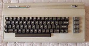 Commodore 64 Brotkasten Koffer/Chassis mit Tastatur Originalteil. England Etikett! #1 - Bild 1 von 15