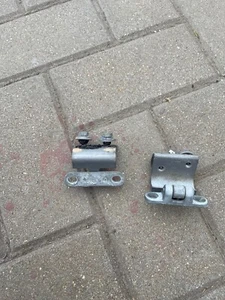 VW Golf Mk2 rear hatch hinges 2x Volkswagen 867827301 - Bild 1 von 6