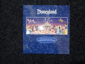 Libro Disneyland Recuerdo Pictórico CELEBRANDO 45 AÑOS DE MAGIA ¡COMO NUEVO! TOTALMENTE NUEVO - Imagen 1 de 4