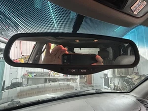 2003-2008 Toyota Sequoia Rear View Mirror Automatic Dimming - Picture 1 of 12
