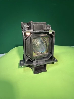 SANYO PDG-DWL2500 1080P 3D ULTRA CORTO ALCANCE PROYECTOR Bombilla Foto 1 de 4