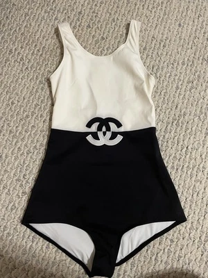 Traje de baño de una pieza para mujer CHANEL Foto 1 de 4
