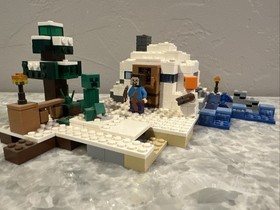LEGO Minecraft: The Snow Hideout (21120)