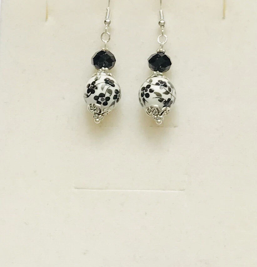 Impresionantes Pendientes Colgantes de Cristal Cerámico Homenaje Floral Negro Foto 1 de 1