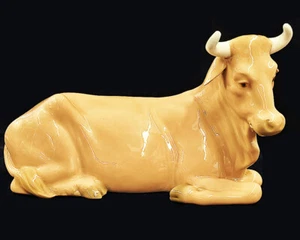 NAO-LLADRO CALF Sitting Nativity Figurine #309  Spain 7.5" long NEW NEVER SOLD  - Picture 1 of 4