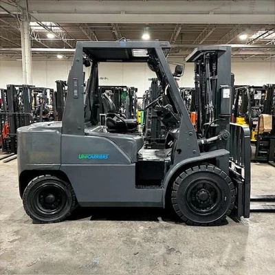 Carretilla elevadora Unicarriers PF90HD 2019 9000 lb usada triple mástil desplazamiento lateral posición de horquilla Foto 1 de 4