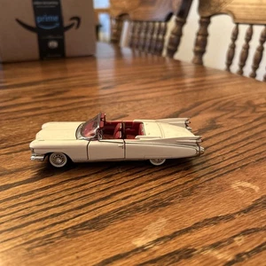 VINTAGE FRANKLIN MINT 1959 CADILLAC ELDORADO CONVERTIBLE WHITE 1/43 Scale  - Picture 1 of 10