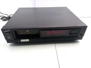*UNTESTED BUT POWERS ON* SONY CDP-C900 10 CD COMPACT DISC PLAYER CHANGER 11W ^ - Picture 1 of 9