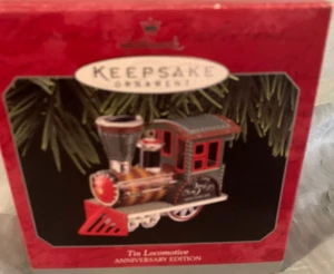 Locomotora de hojalata prensada Hallmark 1998 ornamento tren 25 aniversario- - Imagen 1 de 7