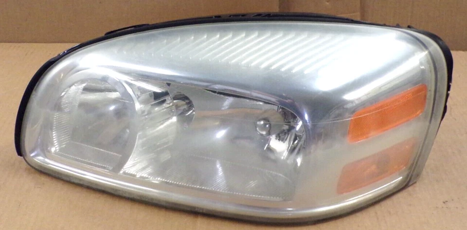 2005 saturn relay headlight ( driver ) 2005-2007 - Image 1 of 4