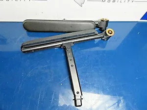 Flip Up Armlehnen Quantum 6000Z und andere REHA Sitz Power Rollstuhl #4329 - Bild 1 von 4