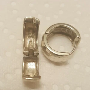 Silpada Sterling Silver Hammered Earrings P1636 HTF Huggie - Picture 1 of 13
