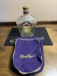 Botella de vidrio Crown Royal ~vacía ~ 750 ml y bolsa - Imagen 1 de 4
