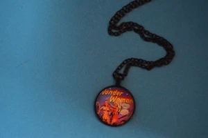 WONDER WOMAN Cabochon PENDANT -  NECKLACE  New! Jewelry USA SELLER comic heroine - Picture 1 of 3