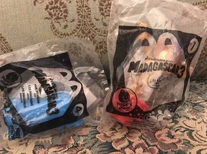 MADAGASCAR #1 Alex Lion #4 Penguin MCDONALD'S HAPPY MEAL TOY LOT CAKE TOPPERS 1S - Picture 1 of 4