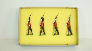 Guardias de juguete Dorset Britains Coldstream Guards No. 0128 Marching at Slope B31 - Imagen 1 de 11