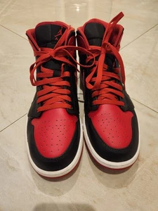 Nike Air Jordan 1 Mid Alternate Bred taglia 10,5 senza scatola - Foto 1 di 8