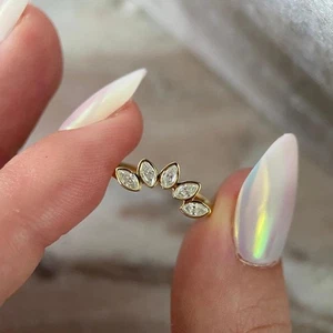 Anello curvo fascia da sposa in argento sterling 925 con zirconi e lunetta - Foto 1 di 12