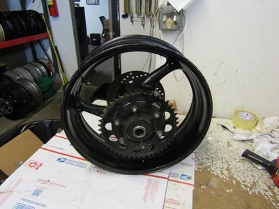 Llanta trasera negra 11-24 recta 2014 Suzuki GSXR600 GSXR750 2011-2024 OEM Foto 1 de 4