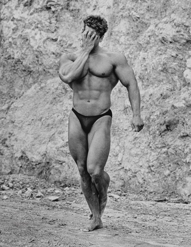 复古 Herb Ritts 印花 Bob Paris 半裸肌肉凹版艺术 1984 年垫 16x20 — 第 1/2 张图片