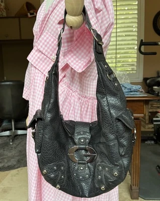 Bolso de Hombro Hobo GUESS Para Mujer Plateado Herrajes Y2K Usado en Excelente Condición Foto 1 de 4