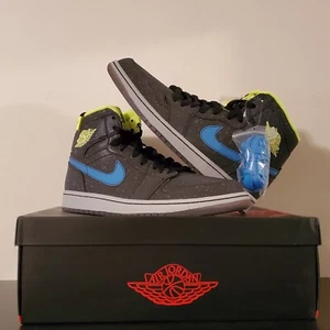 【579591-012】- NIKE AIR JORDAN 1 RETRO ALTO - BHM - TALLA 10 - DS NUEVO - Imagen 1 de 3